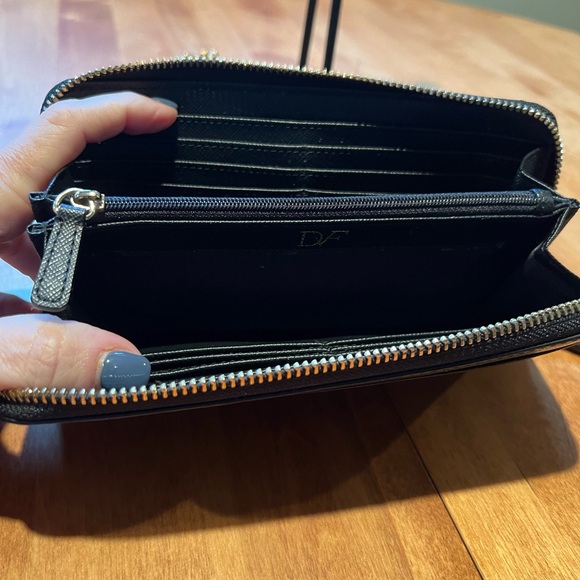Diane von Furstenburg Leather Zip Around Wallet - Picture 2 of 2